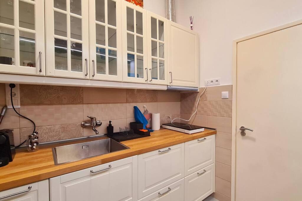 La Vida Loca Apartment Budapest Eksteriør billede